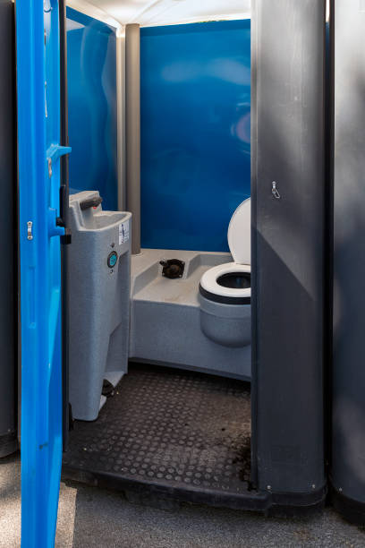 Affordable portable toilet rental in La Riviera, CA